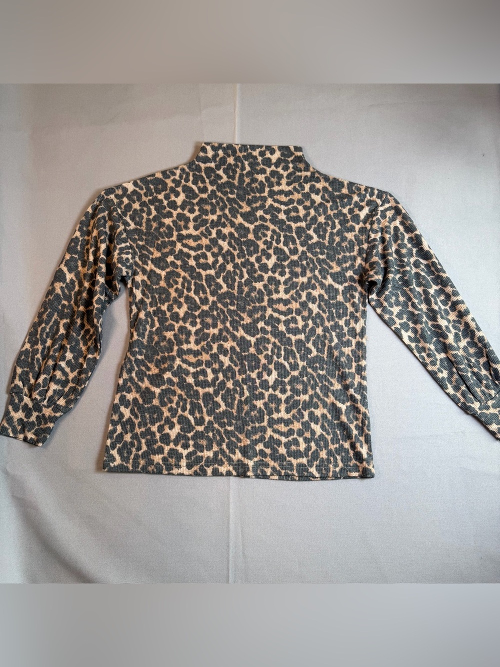 beachlunchlounge Women’s szS Leopard-Print Mock Neck Waffle Knot Top Relaxed